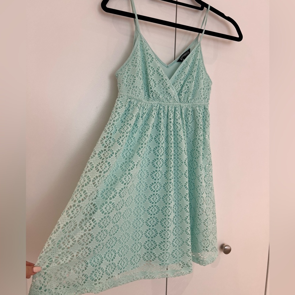 EXPRESS WOMEN SIZE XS FLARED DRESS eyelet green fabric light for spring summer